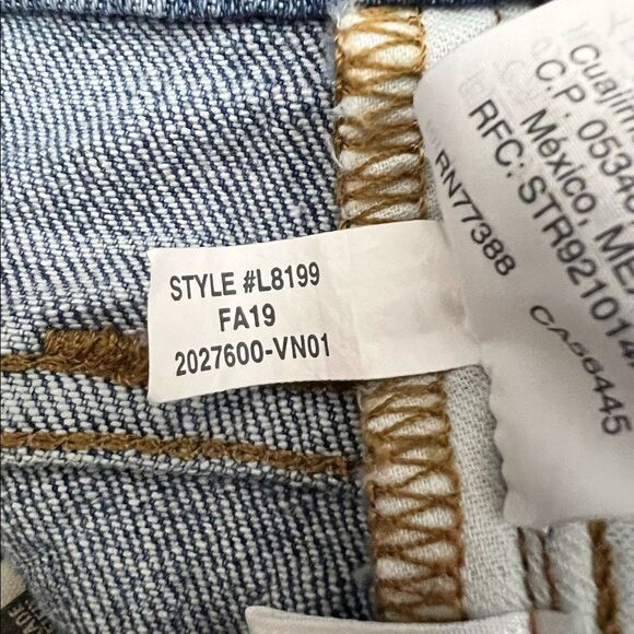 Madewell The Tall High-Rise Slim Crop Boyjean in Melbourne Wash - Picture 9 of 16